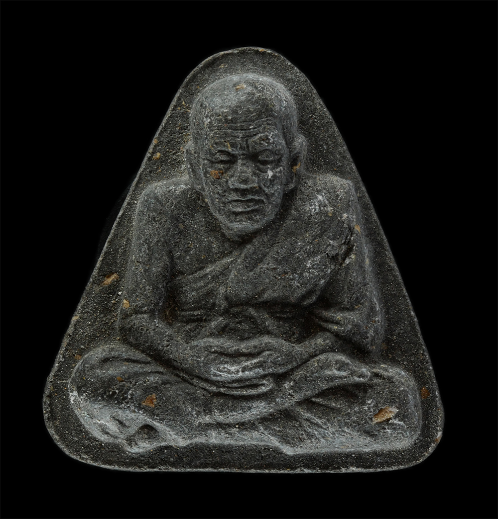 14Jul24 (215)p.jpg - พระผงหลวงปู่ทวด พิมพ์สามเหลี่ยม หลังยันต์ เนื้อผงว่าน ผงใบลาน  | https://kamulet.in.th